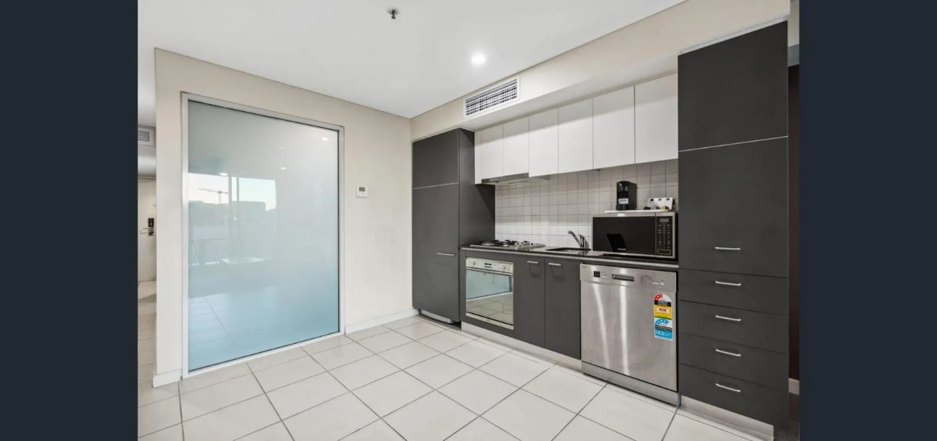 Apartamento Happy Bnb At Oaks Embassy Adelaida